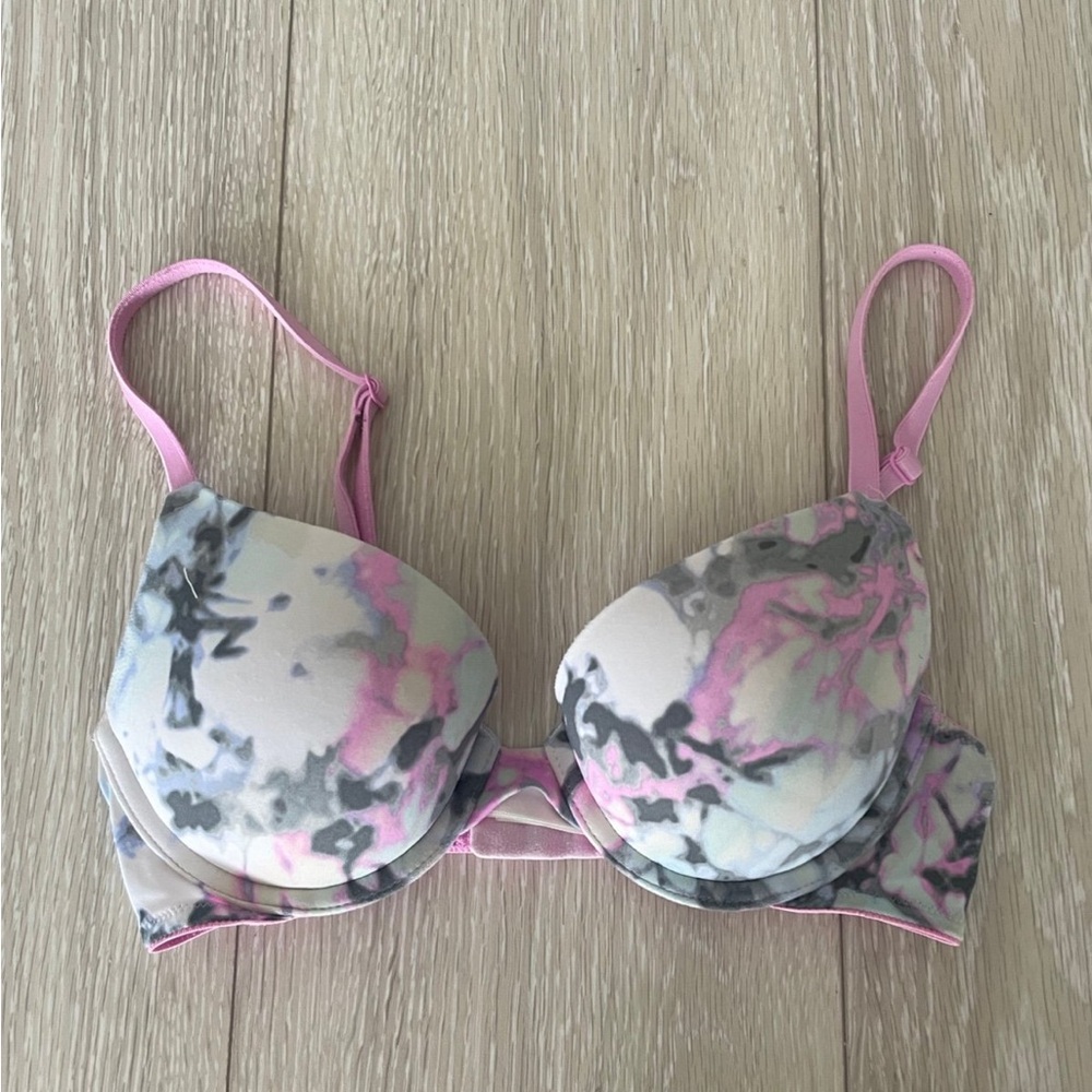 Victoria’s Secret Tie Dye 32B Wear Everywhere Push Up Bra